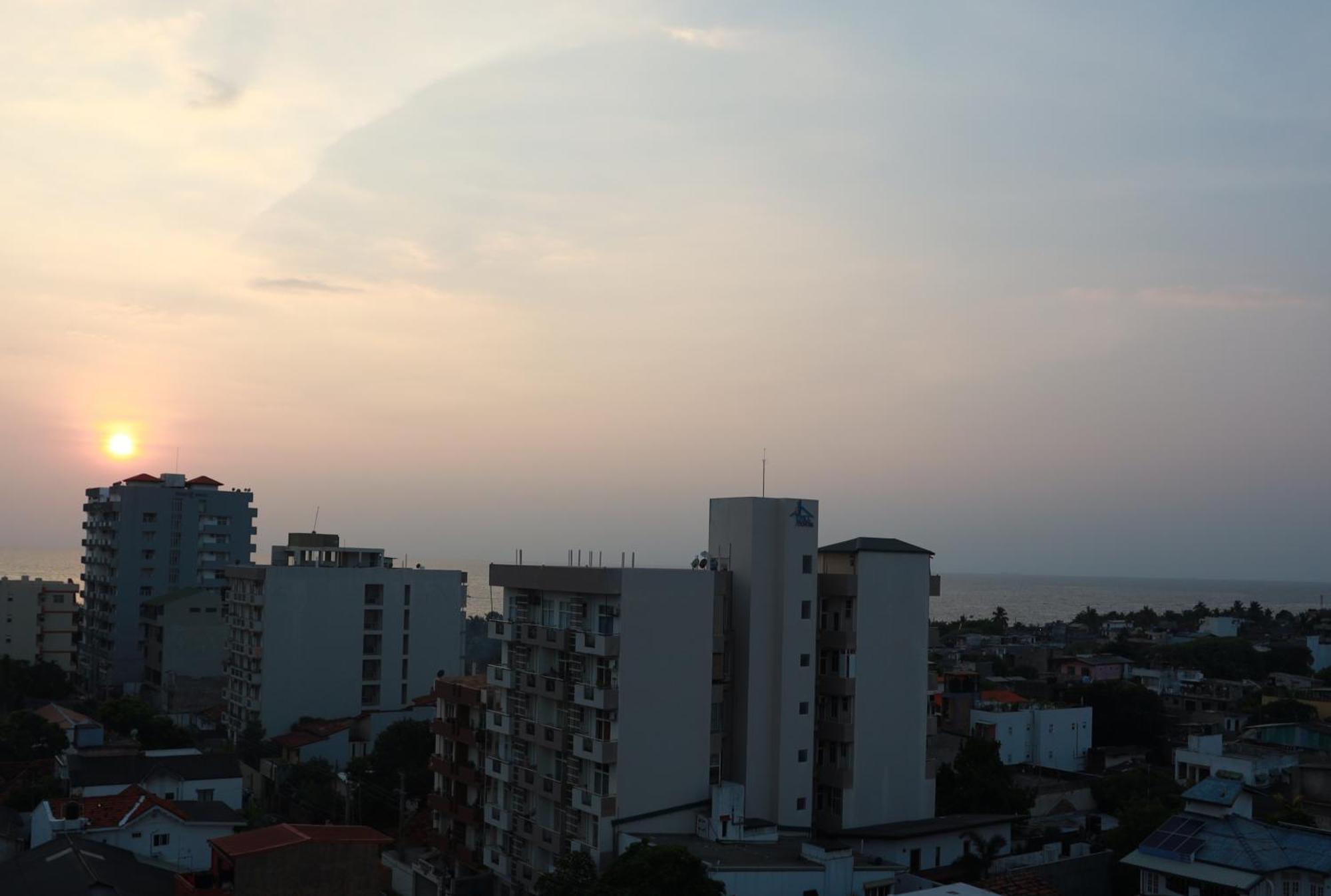 Apartment Two Bed Roomed, Fully Furnished & Air Conditioned With Sea View For Rent At Road, Mount Lavinia Dehiwala-Mount Lavinia